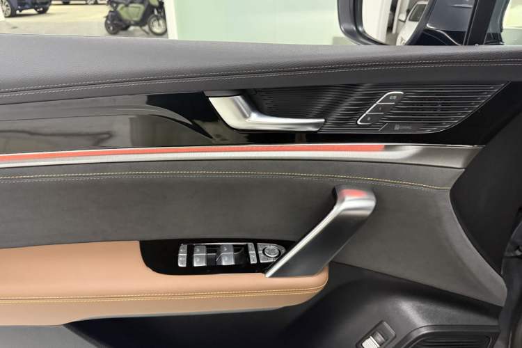 Used BYD Tang New Energy 2021 DM-i 112KM Prestige Model Interior 3