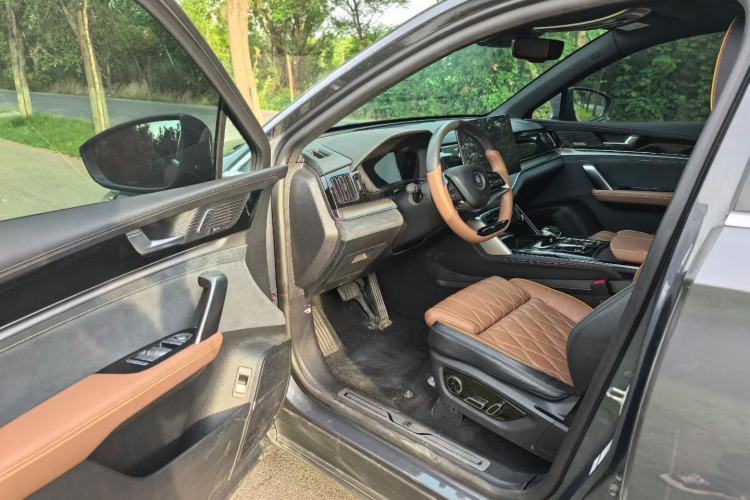 Used BYD Tang New Energy 2021 DM-i 112KM Prestige Model Interior 3