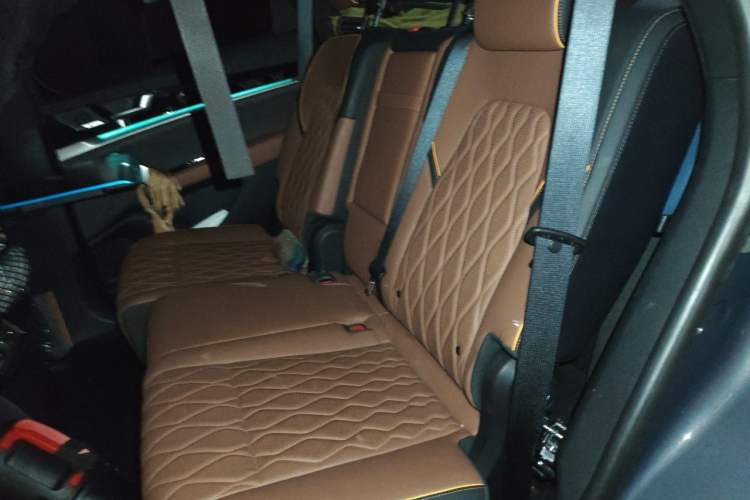 Used BYD Tang New Energy 2021 DM-i 112KM Prestige Model Interior 4
