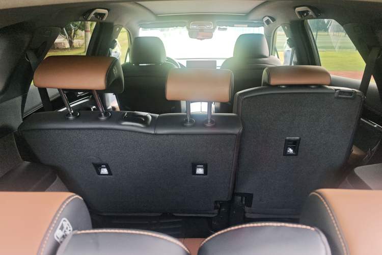 Used BYD Tang New Energy 2021 DM-i 112KM Prestige Model Interior 5