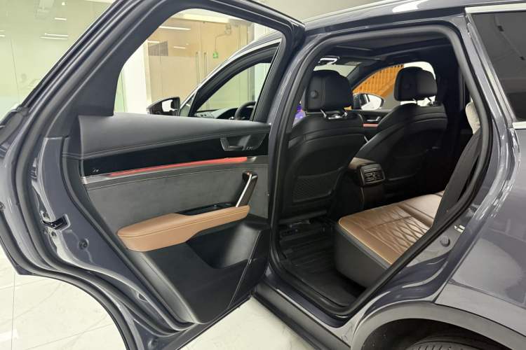 Used BYD Tang New Energy 2021 DM-i 112KM Prestige Model Interior 6