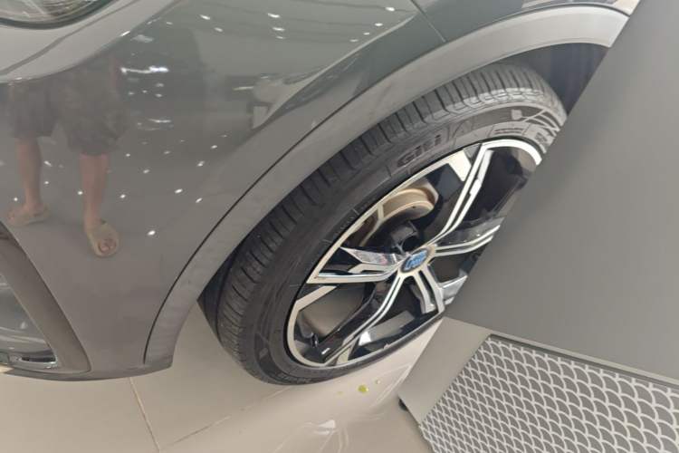 Used BYD Tang New Energy 2021 DM-i 112KM Prestige Model Left Front Wheel Hub