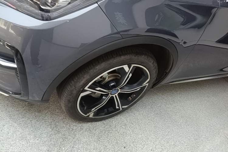 Used BYD Tang New Energy 2021 DM-i 112KM Prestige Model Left Front Wheel Hub