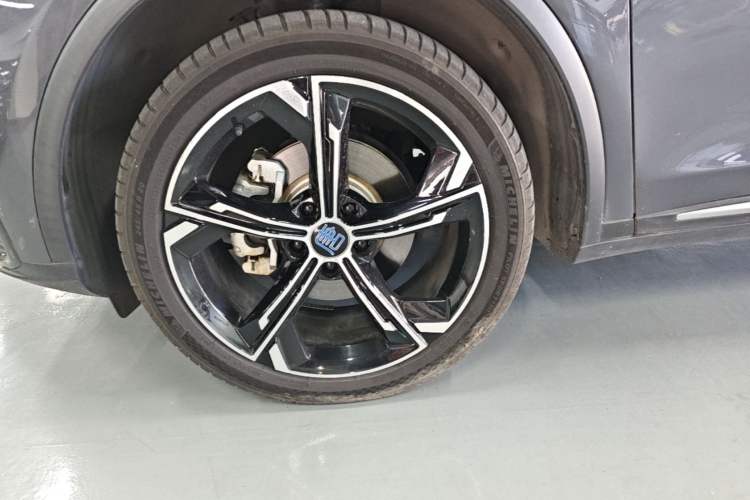 Used BYD Tang New Energy 2021 DM-i 112KM Prestige Model Left Front Wheel Hub