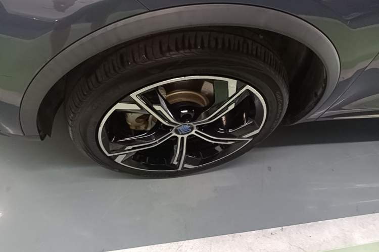 Used BYD Tang New Energy 2021 DM-i 112KM Prestige Model Left Front Wheel Hub