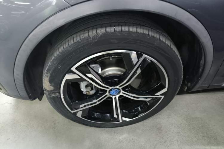 Used BYD Tang New Energy 2021 DM-i 112KM Prestige Model Left Front Wheel Hub