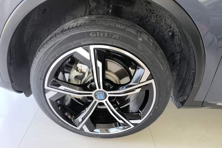 Used BYD Tang New Energy 2021 DM-i 112KM Prestige Model Left Front Wheel Hub