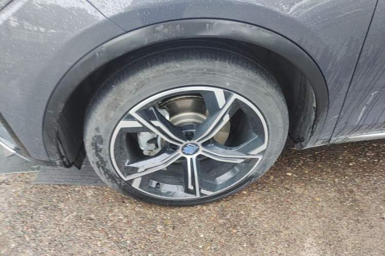 Used BYD Tang New Energy 2021 DM-i 112KM Prestige Model Left Front Wheel Hub