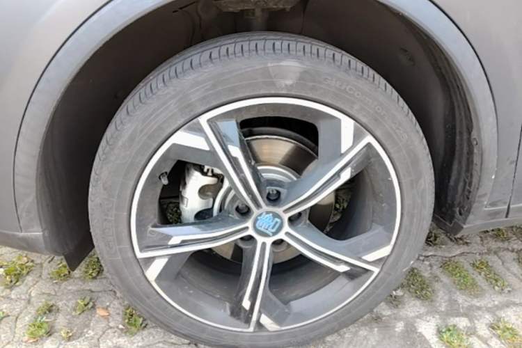 Used BYD Tang New Energy 2021 DM-i 112KM Prestige Model Left Front Wheel Hub