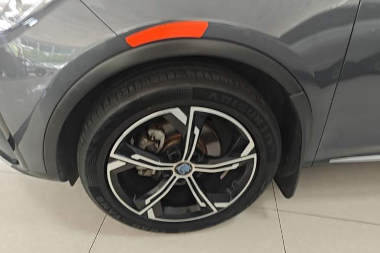 Used BYD Tang New Energy 2021 DM-i 112KM Prestige Model Left Front Wheel Hub