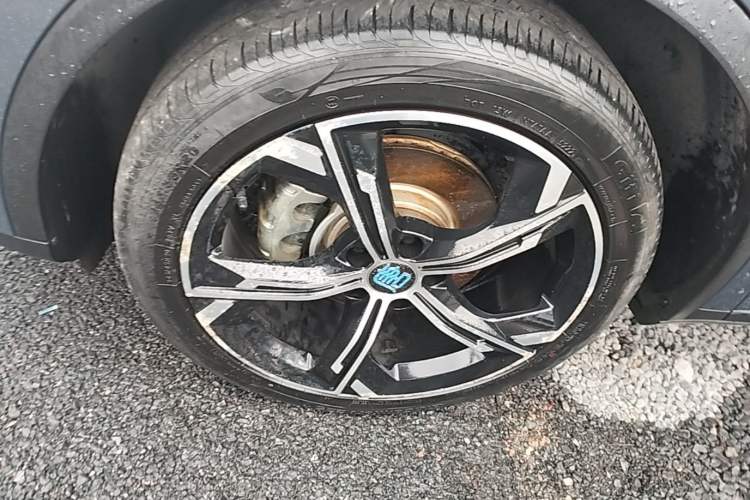 Used BYD Tang New Energy 2021 DM-i 112KM Prestige Model Left Front Wheel Hub