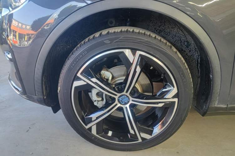 Used BYD Tang New Energy 2021 DM-i 112KM Prestige Model Left Front Wheel Hub