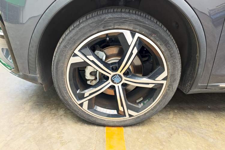 Used BYD Tang New Energy 2021 DM-i 52KM Luxury Model Left Front Wheel Hub