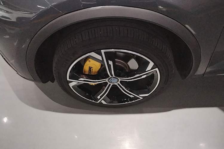 Used BYD Tang New Energy 2021 DM-i 112KM Prestige Model Left Front Wheel Hub
