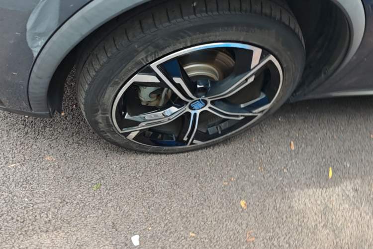 Used BYD Tang New Energy 2021 DM-i 112KM Prestige Model Left Front Wheel Hub