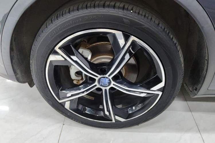Used BYD Tang New Energy 2021 DM-i 112KM Prestige Model Left Front Wheel Hub