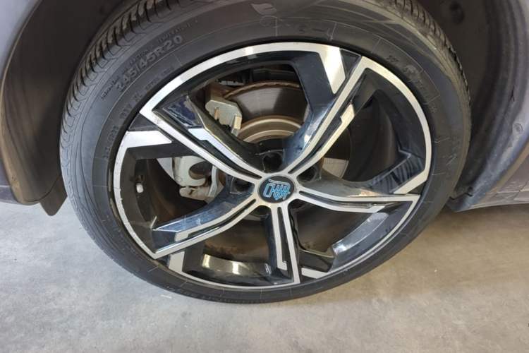 Used BYD Tang New Energy 2021 DM-i 112KM Prestige Model Left Front Wheel Hub