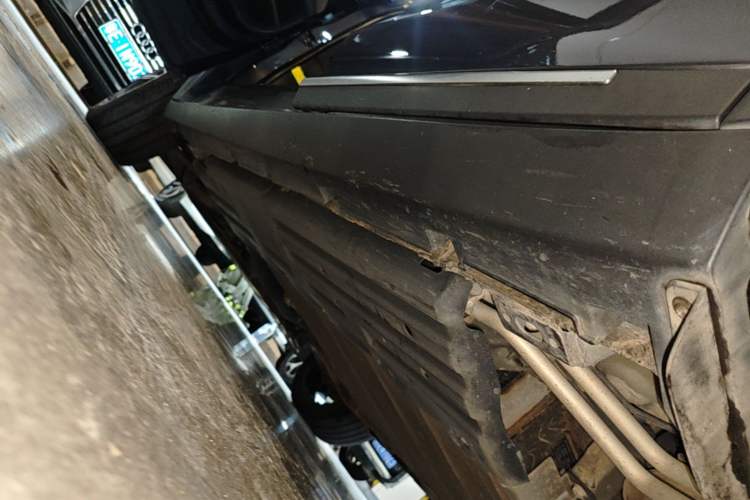 Used BYD Tang New Energy 2021 DM-i 112KM Prestige Model Left Side Sill