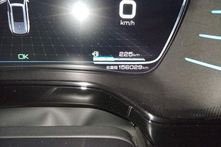 Used BYD Tang New Energy 2021 DM 2.0T Four-Wheel Drive High-Performance Flagship Model Odometer Close Up