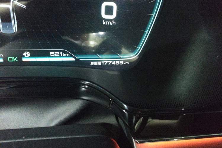 Used BYD Tang New Energy 2021 DM 2.0T Four-Wheel Drive High-Performance Luxury Model Odometer Close Up