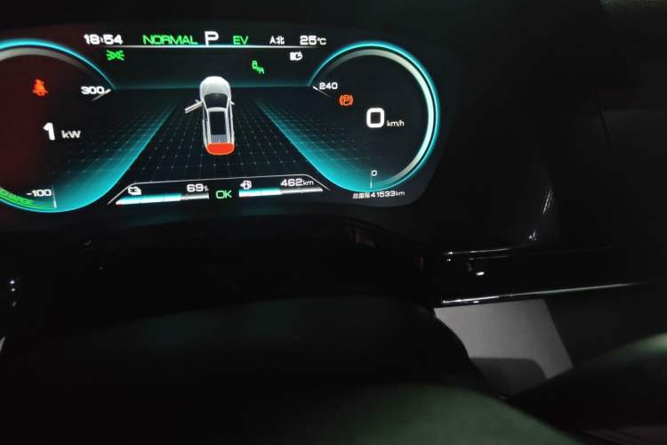 Used BYD Tang New Energy 2021 DM-i 112KM Prestige Model Odometer Close Up