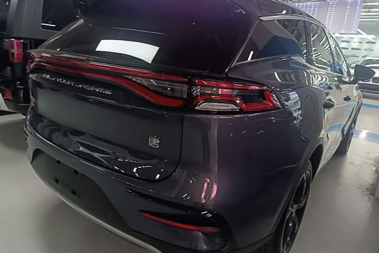 Used BYD Tang New Energy 2021 DM-i 112KM Prestige Model Rear Right 45 Deg