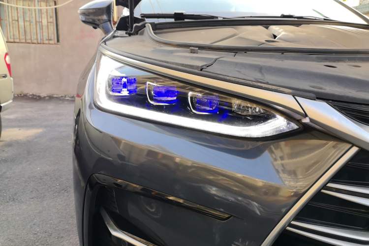 Used BYD Tang New Energy 2021 DM-i 112KM Prestige Model Right Front Headlight