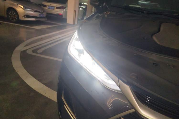 Used BYD Tang New Energy 2021 DM-i 112KM Prestige Model Right Front Headlight