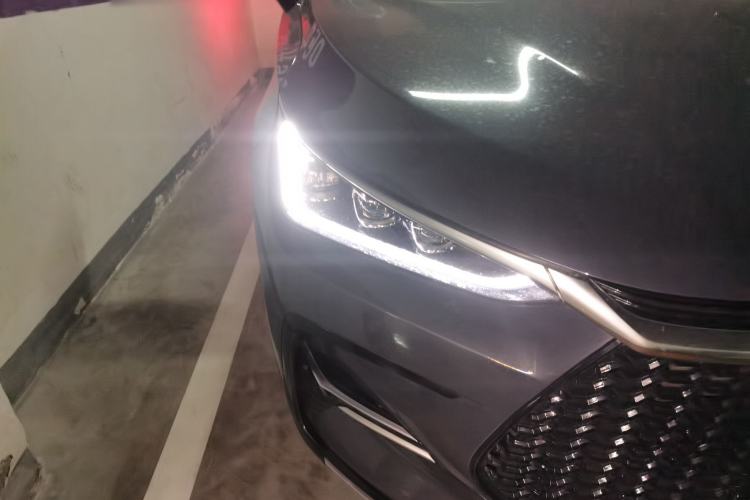 Used BYD Tang New Energy 2021 DM-i 112KM Prestige Model Right Front Headlight