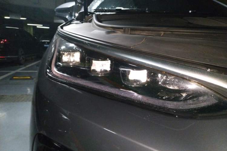 Used BYD Tang New Energy 2021 DM 2.0T Four-Wheel Drive High-Performance Flagship Model Right Front Headlight
