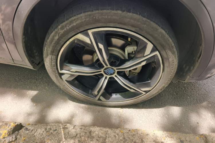 Used BYD Tang New Energy 2021 DM-i 112KM Prestige Model Right Front Wheel Hub