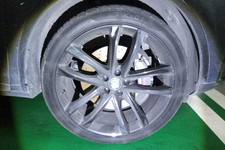 Used BYD Tang New Energy 2021 DM 2.0T Four-Wheel Drive High-Performance Flagship Model Right Front Wheel Hub