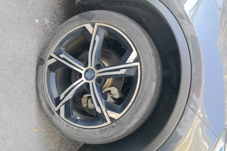 Used BYD Tang New Energy 2021 DM-i 112KM Prestige Model Right Front Wheel Hub