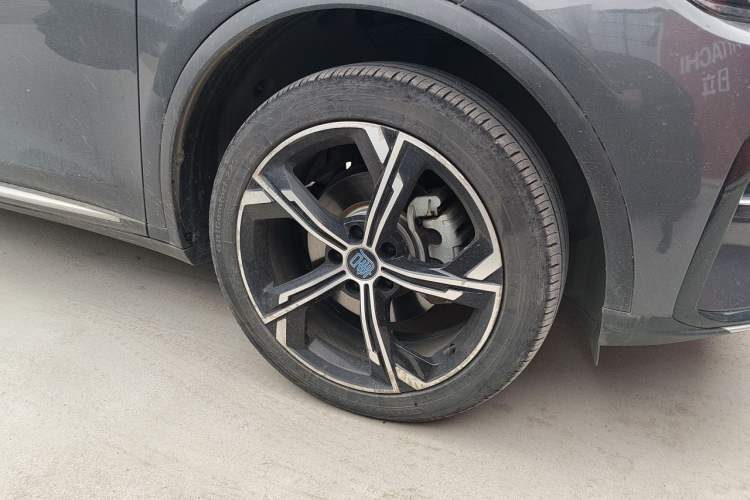 Used BYD Tang New Energy 2021 DM-i 112KM Prestige Model Right Front Wheel Hub