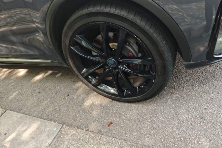 Used BYD Tang New Energy 2021 DM 2.0T Four-Wheel Drive High-Performance Flagship Model Right Front Wheel Hub