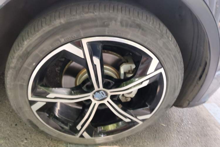 Used BYD Tang New Energy 2021 DM-i 112KM Prestige Model Right Front Wheel Hub