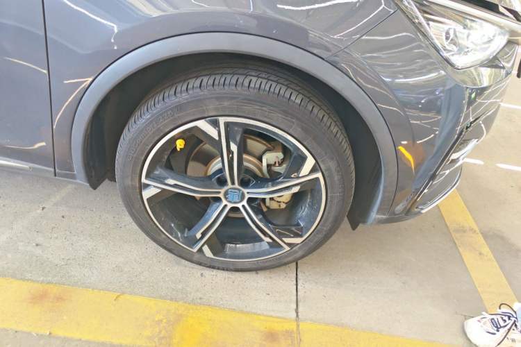 Used BYD Tang New Energy 2021 DM-i 112KM Prestige Model Right Front Wheel Hub