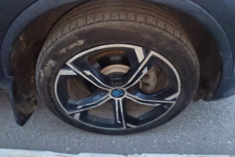 Used BYD Tang New Energy 2021 DM-i 112KM Prestige Model Right Front Wheel Hub