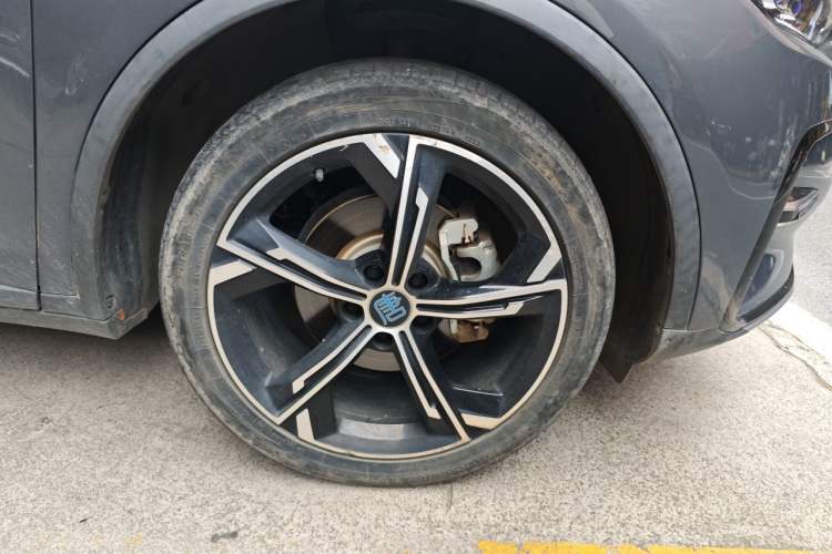 Used BYD Tang New Energy 2021 DM-i 112KM Prestige Model Right Front Wheel Hub