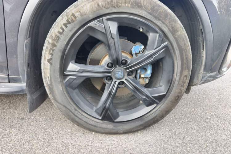 Used BYD Tang New Energy 2021 DM-i 112KM Prestige Model Right Front Wheel Hub
