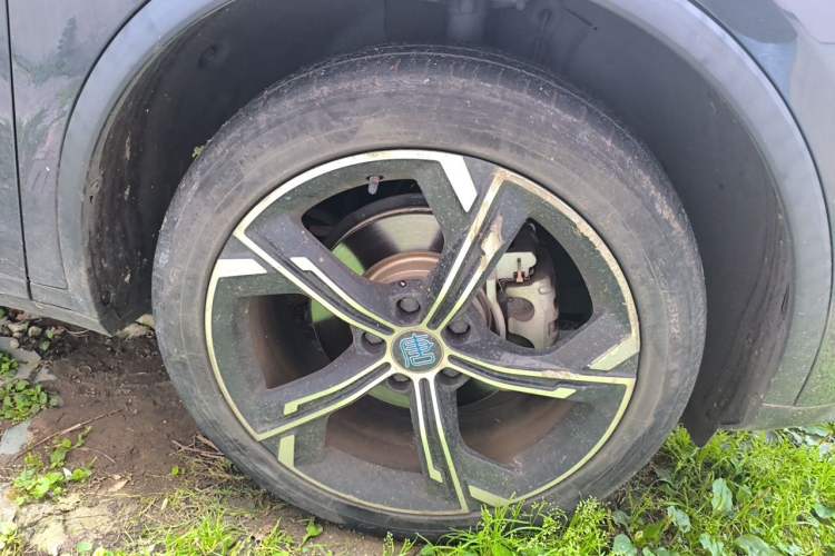 Used BYD Tang New Energy 2021 DM-i 112KM Prestige Model Right Front Wheel Hub