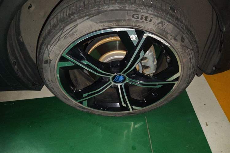 Used BYD Tang New Energy 2021 DM-i 112KM Prestige Model Right Front Wheel Hub