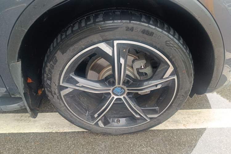Used BYD Tang New Energy 2021 DM-i 112KM Prestige Model Right Front Wheel Hub