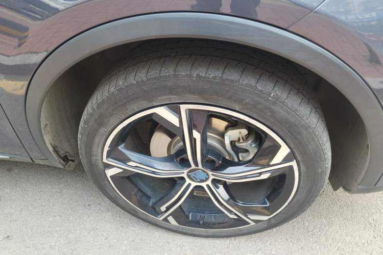 Used BYD Tang New Energy 2021 DM-i 112KM Prestige Model Right Front Wheel Hub