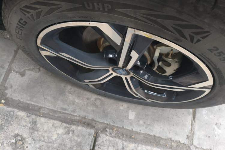 Used BYD Tang New Energy 2021 DM-i 112KM Prestige Model Right Front Wheel Hub