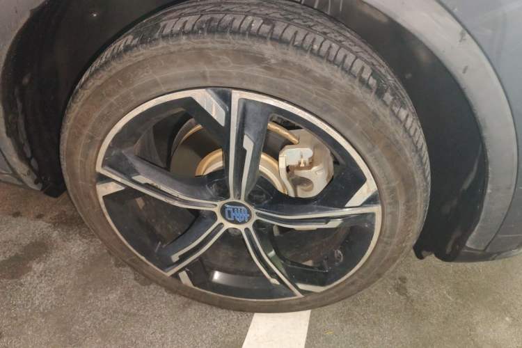 Used BYD Tang New Energy 2021 DM-i 112KM Prestige Model Right Front Wheel Hub