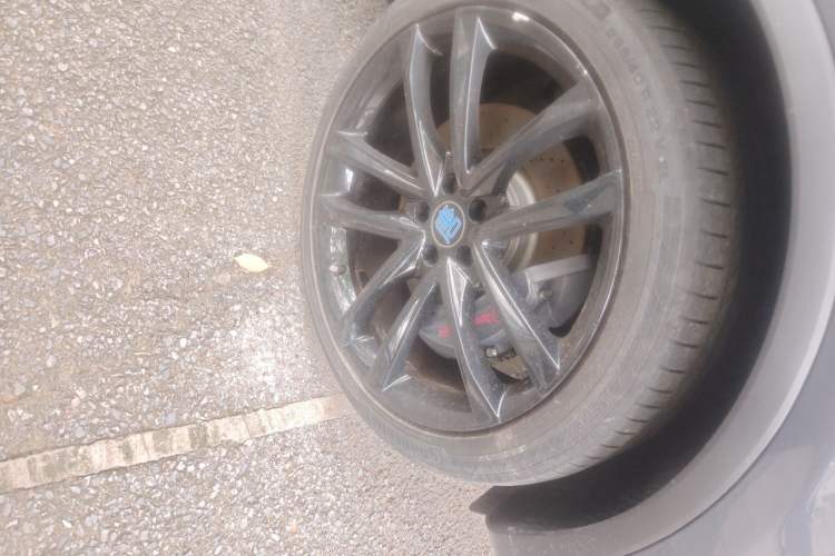 Used BYD Tang New Energy 2021 DM 2.0T Four-Wheel Drive High-Performance Flagship Model Right Front Wheel Hub