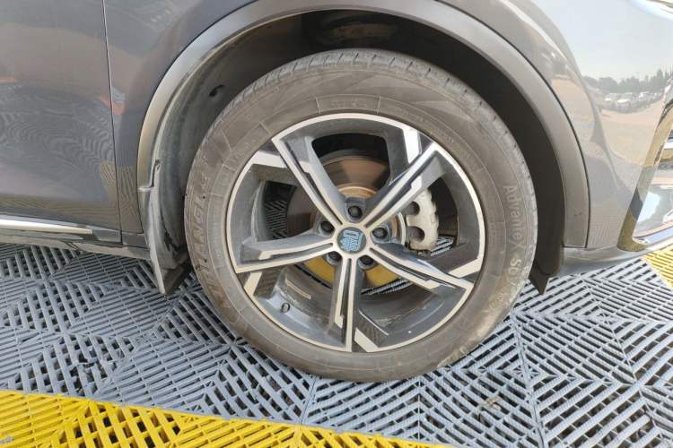 Used BYD Tang New Energy 2021 DM-i 112KM Prestige Model Right Front Wheel Hub