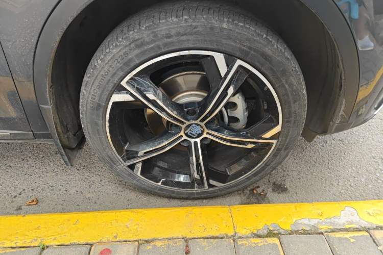 Used BYD Tang New Energy 2021 DM-i 112KM Prestige Model Right Front Wheel Hub