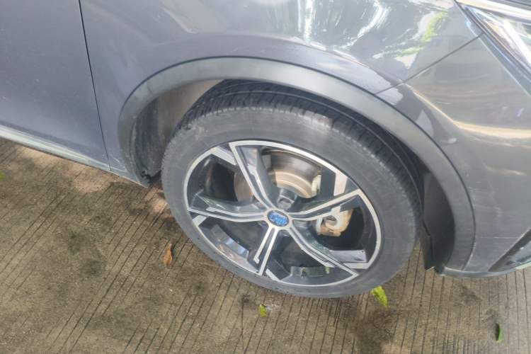 Used BYD Tang New Energy 2021 DM-i 112KM Prestige Model Right Front Wheel Hub